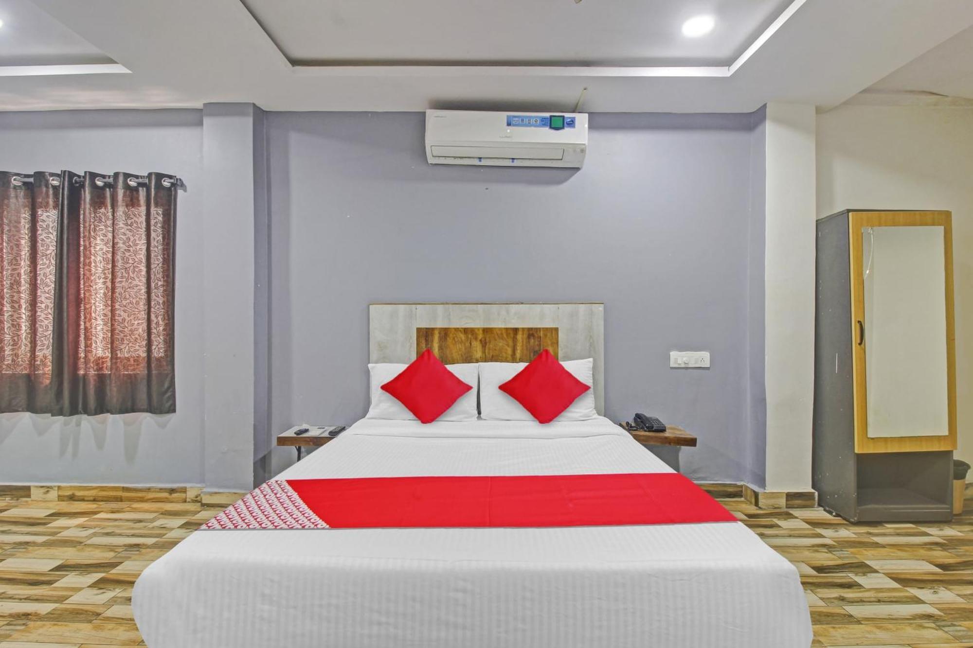 Super Hotel O Sri Sai Regency Hyderabad Exterior foto